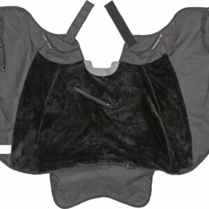 anti-kras stickers om je lak te beschermen en meerdere clipjes en riempjes om je beenkleed perfect af te stellen.