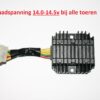 Spanningsregelaar met laadspanning tussen 14.0-14.5v  bij alle toeren. Lost het laadprobleem op en garandeert betere prestaties van de motor. Geschikt voor Piaggio Zip / Vespa Sprint / Primavera 4T 3V iGET E4 / E5.